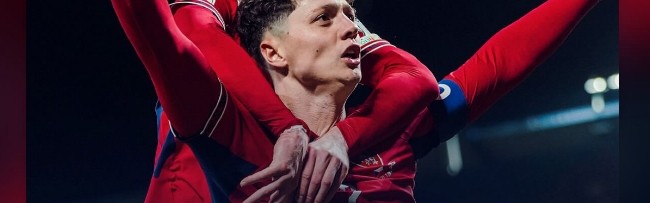 九游网站入口官网-切赫晒照祝贺捷克队晋级世界杯：祝贺捷克国家队🍾👏👏