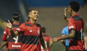 九游体育官网-卡福：罗马除了韦斯利找不到更好的选择，他是巴甲最值得买的球员