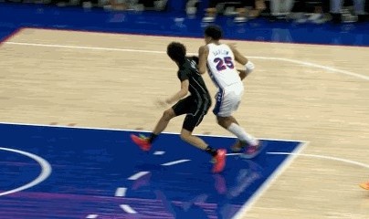 欧冠赛程-亏麻了！篮网挑战出界球球权失败 还被补吹一个犯规