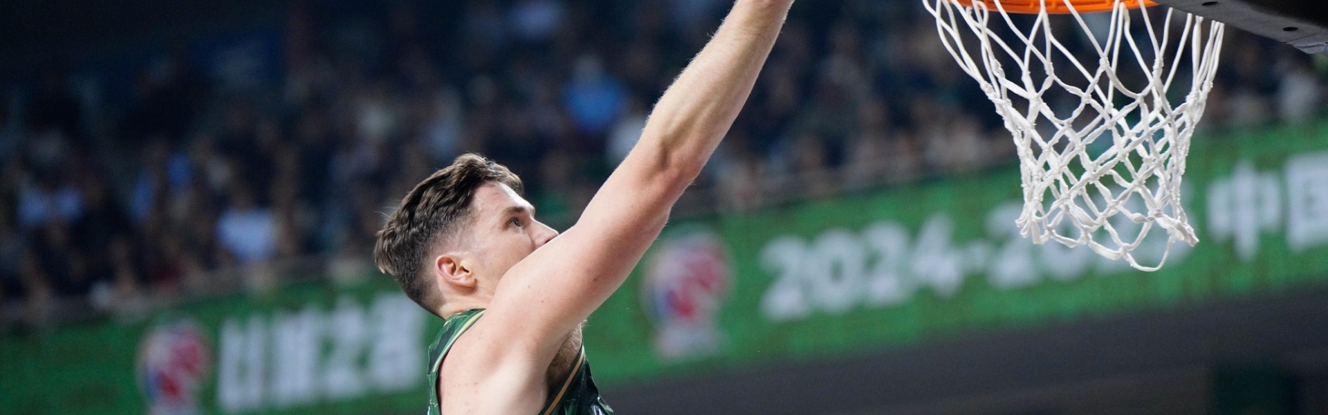 NBA直播-媒体人：CBA引进外援受NBA和欧洲影响不小 利夫在欧洲3年300万刀