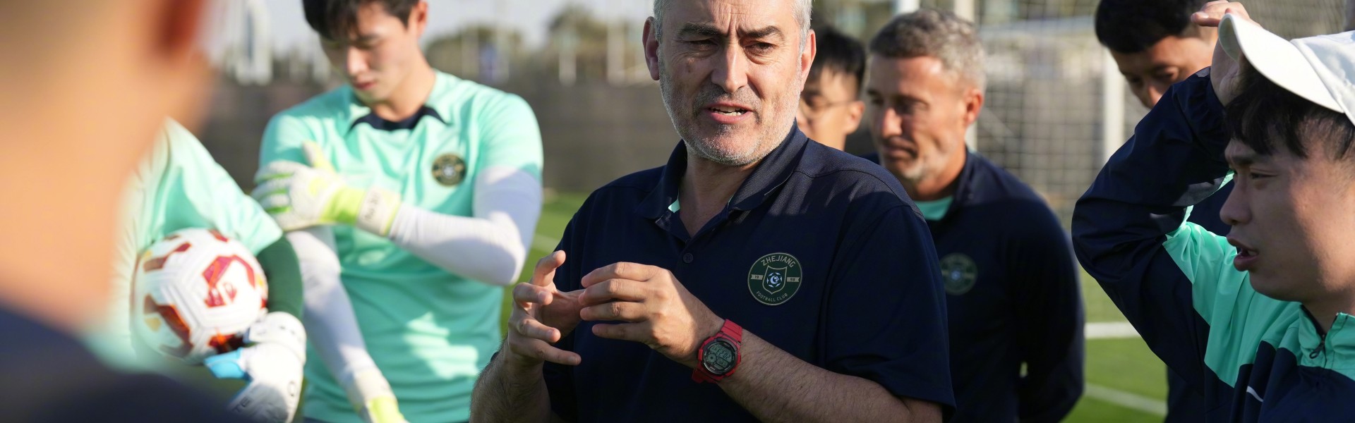 九游体育-卡内达：若胜申花就能证明浙江是中超强队，本轮主场人数将破纪录