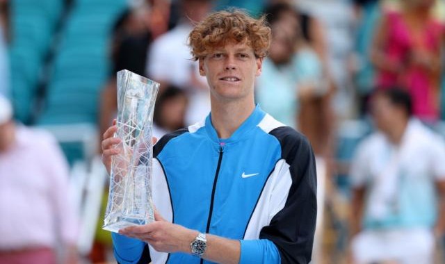 NBA直播-张奔斗：春天里的辛纳和秋天的科林斯，都很美