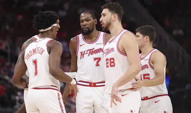 NBA直播-火箭本赛季和上赛季都取得52-30，但本赛季战绩下降了三名